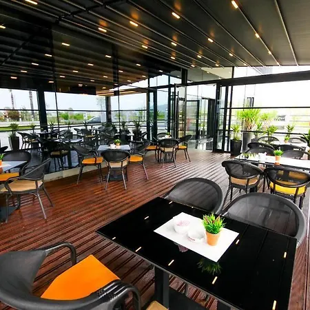 N By Noshi מלון Rinas